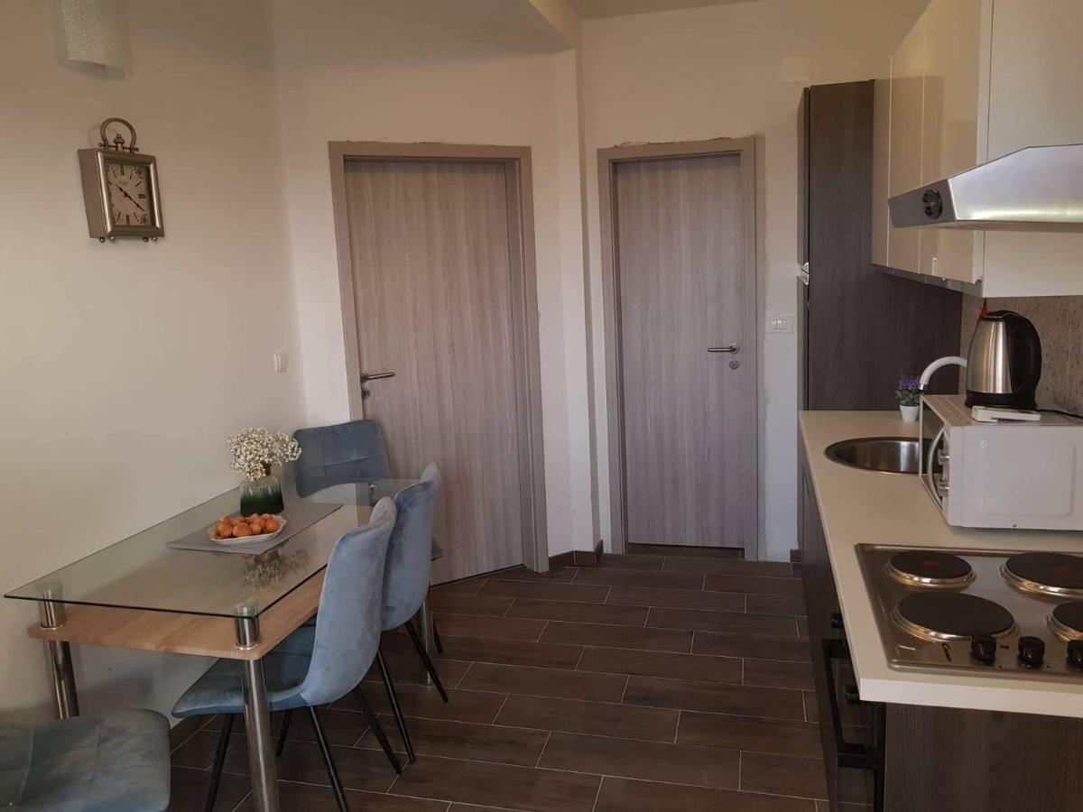 Apartmani Luce I Miho Нін Екстер'єр фото